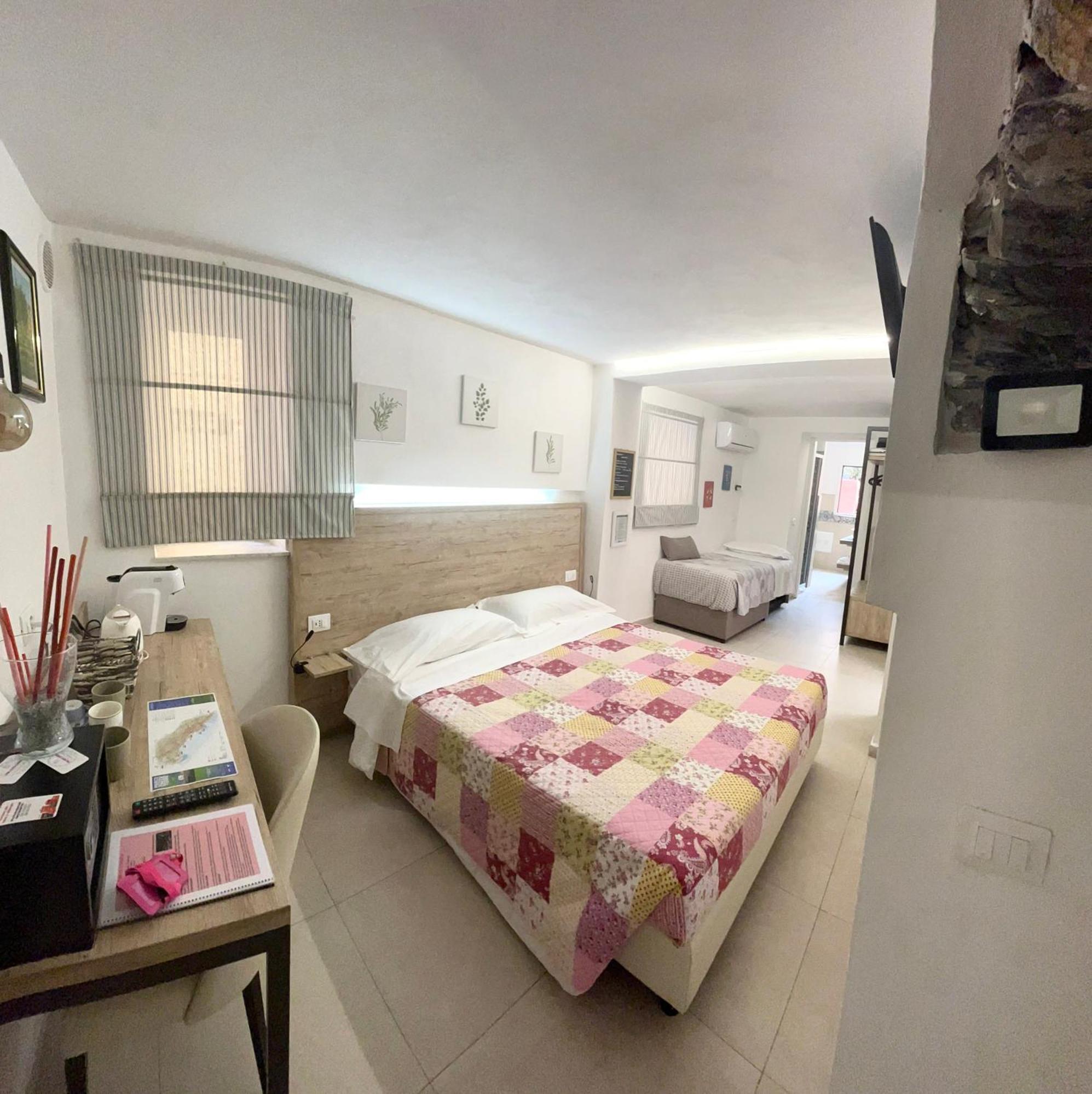 Pink House Garden Hotel Monterosso al Mare Buitenkant foto
